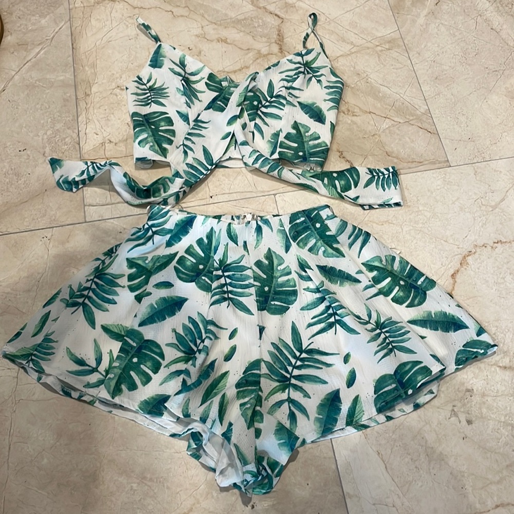 Solaris Style palm print shorts and crop top set